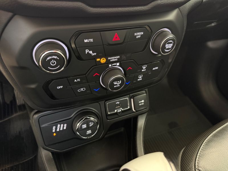 Jeep Renegade Longitude 2.0 Tb 4×4 2019/2019 COVEL VEICULOS ENCANTADO / Carros no Vale