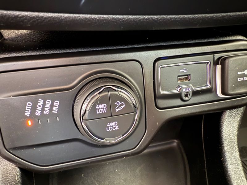 Jeep Renegade Longitude 2.0 Tb 4×4 2019/2019 COVEL VEICULOS ENCANTADO / Carros no Vale