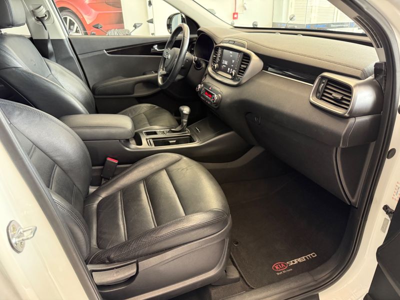 Kia Sorento Ex 4×2 2.4 16v 2018/2019 COVEL VEICULOS ENCANTADO / Carros no Vale
