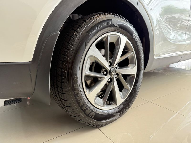 Kia Sorento Ex 4×2 2.4 16v 2018/2019 COVEL VEICULOS ENCANTADO / Carros no Vale