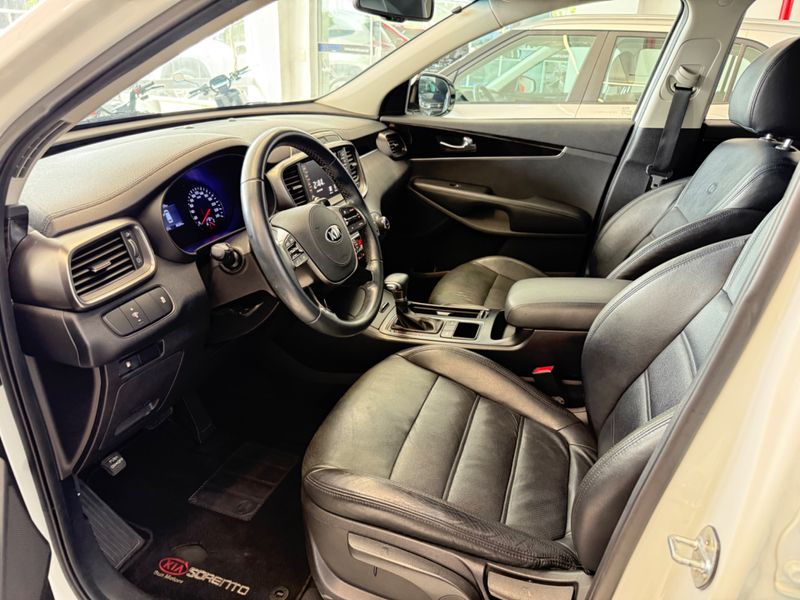 Kia Sorento Ex 4×2 2.4 16v 2018/2019 COVEL VEICULOS ENCANTADO / Carros no Vale