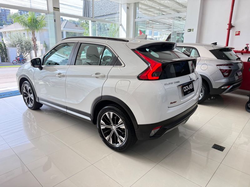 Mitsubishi Eclipse Cross Hpe 1.5 16v 165cv 2021/2022 COVEL VEICULOS ENCANTADO / Carros no Vale