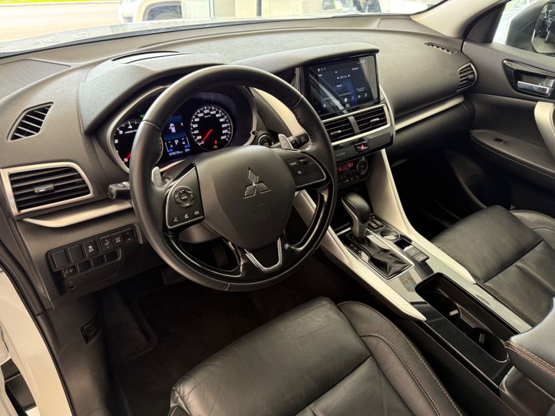 Mitsubishi Eclipse Cross Hpe 1.5 16v 165cv 2021/2022 COVEL VEICULOS ENCANTADO / Carros no Vale