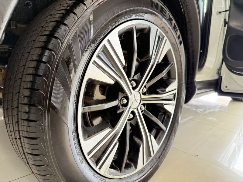Mitsubishi Eclipse Cross Hpe 1.5 16v 165cv 2021/2022 COVEL VEICULOS ENCANTADO / Carros no Vale