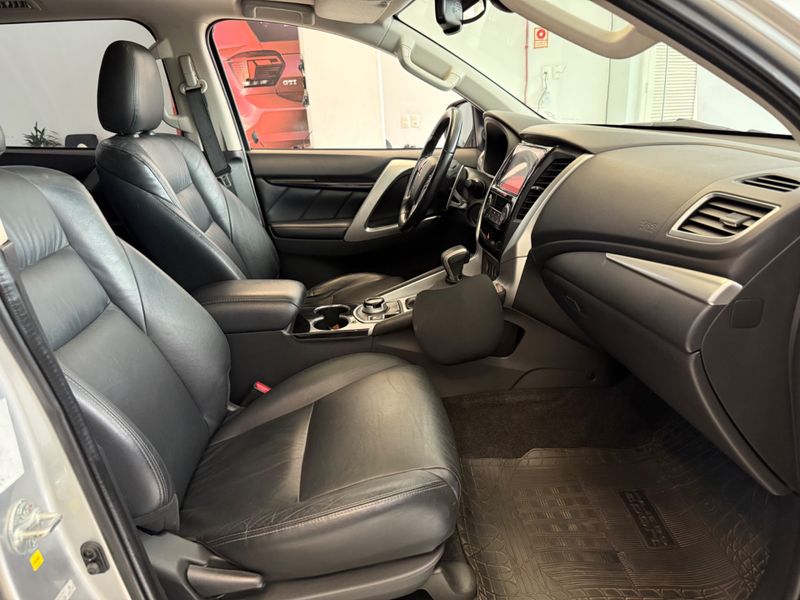 Mitsubishi Pajero Sport Hpe 2.4 4×4 2019/2020 COVEL VEICULOS ENCANTADO / Carros no Vale