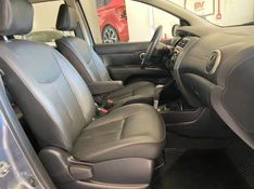 Nissan Livina 2013/2014 COVEL VEICULOS ENCANTADO / Carros no Vale