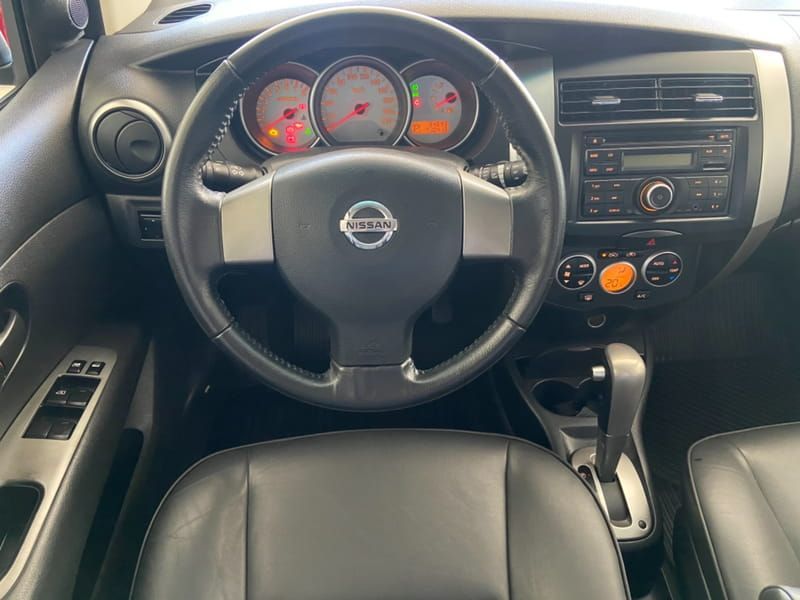 Nissan Livina 2013/2014 COVEL VEICULOS ENCANTADO / Carros no Vale