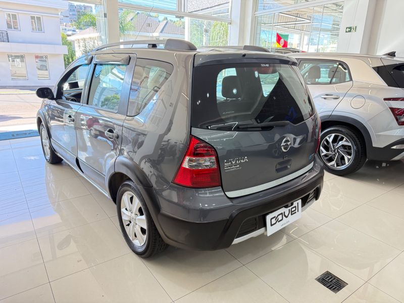Nissan Livina 2013/2014 COVEL VEICULOS ENCANTADO / Carros no Vale