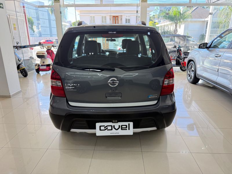 Nissan Livina 2013/2014 COVEL VEICULOS ENCANTADO / Carros no Vale