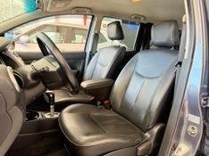 Nissan Livina 2013/2014 COVEL VEICULOS ENCANTADO / Carros no Vale