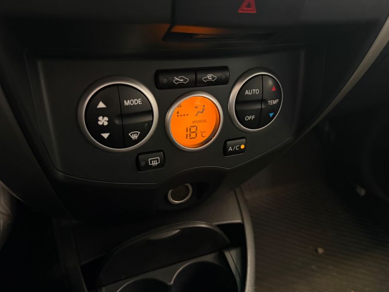 Nissan Livina 2013/2014 COVEL VEICULOS ENCANTADO / Carros no Vale
