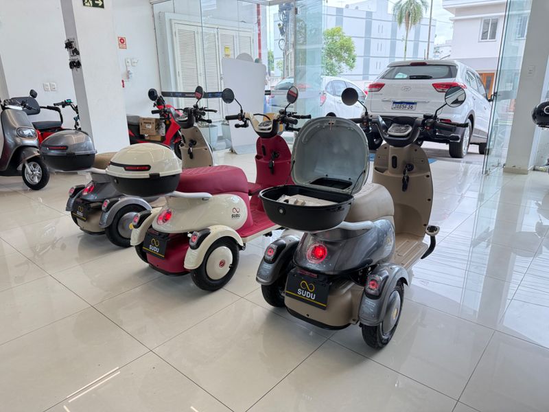 Sudu A3 Triciclo 2025/2025 COVEL VEICULOS ENCANTADO / Carros no Vale