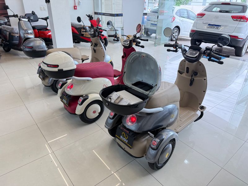 Sudu A3 Triciclo 2025/2025 COVEL VEICULOS ENCANTADO / Carros no Vale