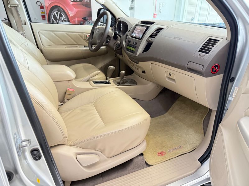 Toyota Hilux Sw4 Srv D4-d 4×4 3.0 Tdi Dies 2007/2007 COVEL VEICULOS ENCANTADO / Carros no Vale
