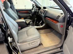 Toyota Land Cruiser Prado 4×4 2007/2008 COVEL VEICULOS ENCANTADO / Carros no Vale