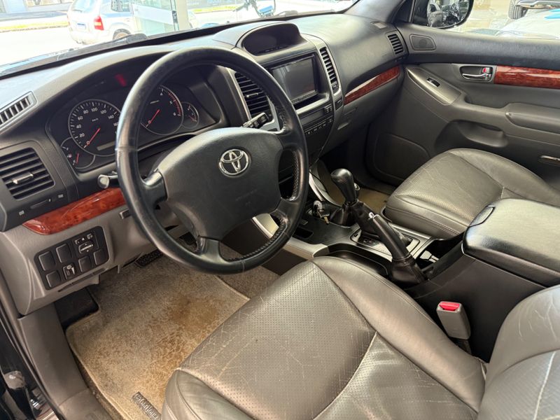 Toyota Land Cruiser Prado 4×4 2007/2008 COVEL VEICULOS ENCANTADO / Carros no Vale