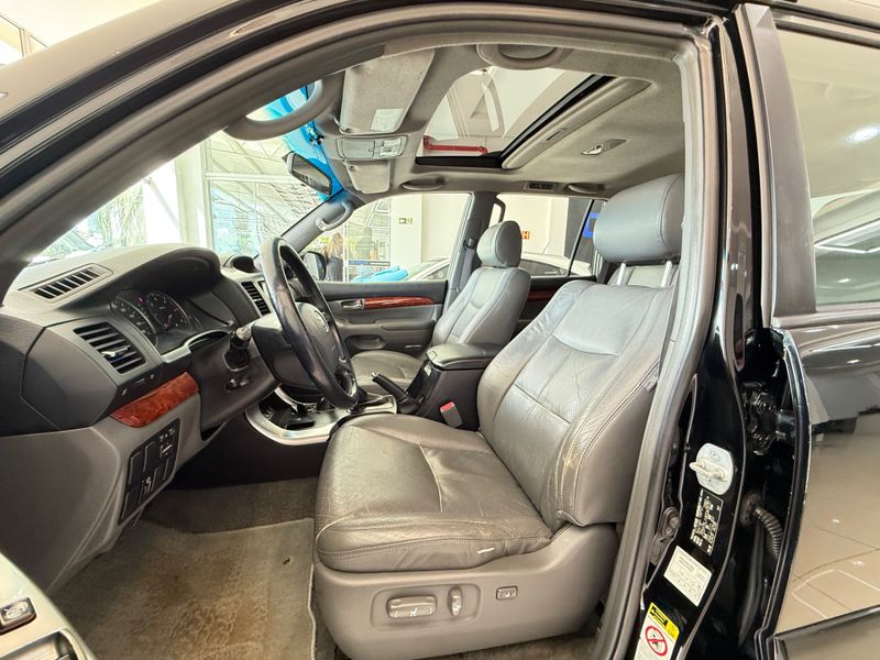 Toyota Land Cruiser Prado 4×4 2007/2008 COVEL VEICULOS ENCANTADO / Carros no Vale