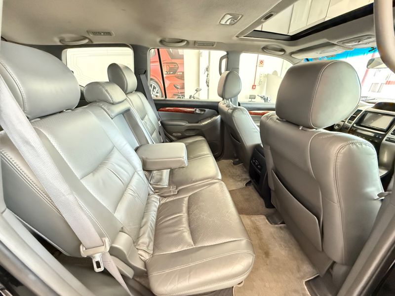 Toyota Land Cruiser Prado 4×4 2007/2008 COVEL VEICULOS ENCANTADO / Carros no Vale