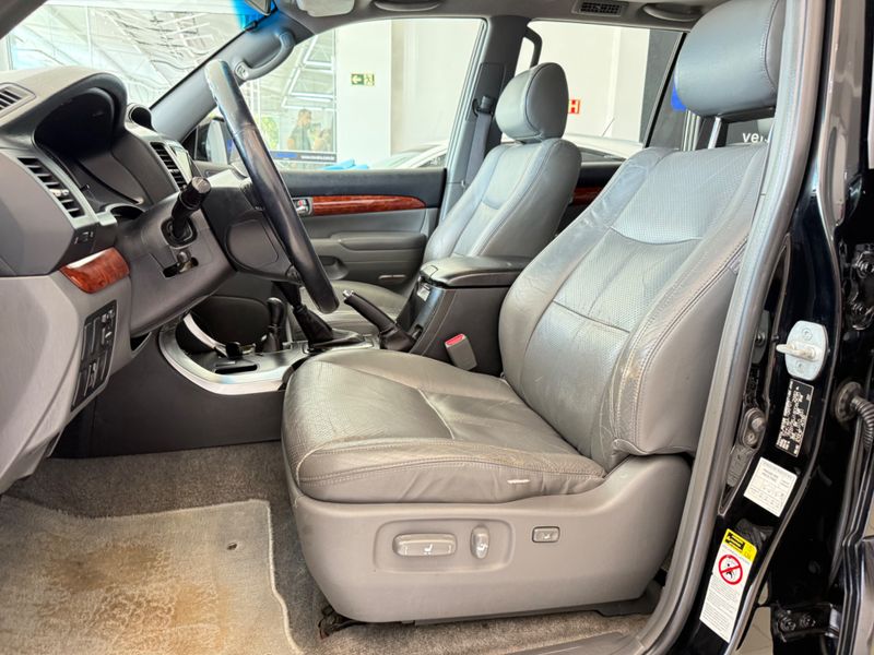 Toyota Land Cruiser Prado 4×4 2007/2008 COVEL VEICULOS ENCANTADO / Carros no Vale