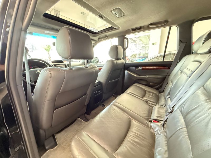 Toyota Land Cruiser Prado 4×4 2007/2008 COVEL VEICULOS ENCANTADO / Carros no Vale