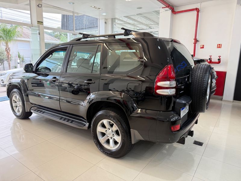 Toyota Land Cruiser Prado 4×4 2007/2008 COVEL VEICULOS ENCANTADO / Carros no Vale