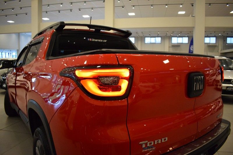 Fiat TORO FREEDOM 1.8 2021 DINAMICA-CAR VENÂNCIO AIRES / Carros no Vale