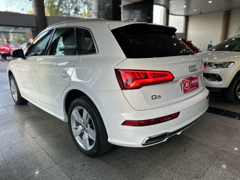 Audi Q5 S-LINE 2.0 TFSI 2019 HÉLIO AUTOMÓVEIS LAJEADO / Carros no Vale