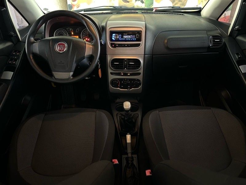 Fiat IDEA ATTRACTIVE 1.4 2014 HÉLIO AUTOMÓVEIS LAJEADO / Carros no Vale
