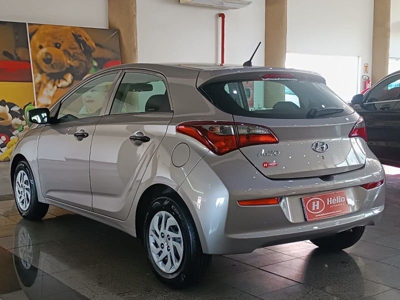 Hyundai HB20 UNIQUE 1.0 2019 HÉLIO AUTOMÓVEIS LAJEADO / Carros no Vale