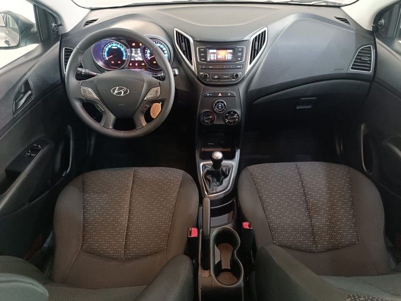 Hyundai HB20 UNIQUE 1.0 2019 HÉLIO AUTOMÓVEIS LAJEADO / Carros no Vale