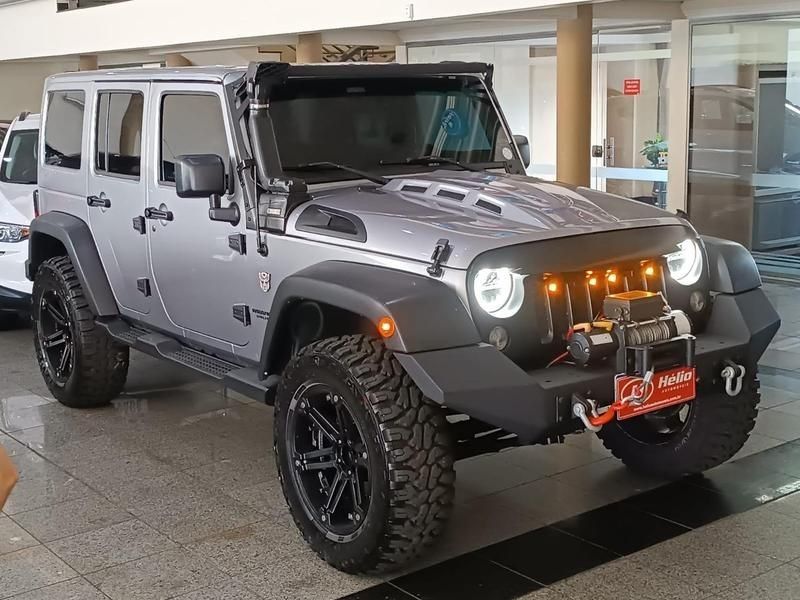 Jeep WRANGLER UNLIMITED SPORT 3.6 V6 2015 HÉLIO AUTOMÓVEIS LAJEADO / Carros no Vale