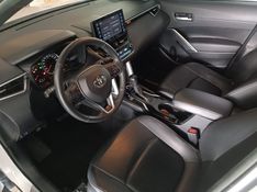 Toyota COROLLA CROSS XRE 2.0 2022 HÉLIO AUTOMÓVEIS LAJEADO / Carros no Vale