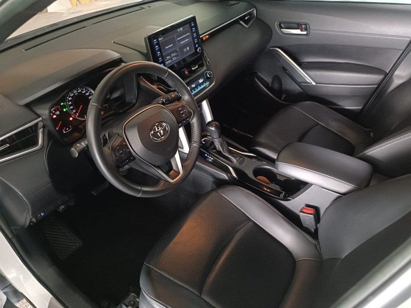 Toyota COROLLA CROSS XRE 2.0 2022 HÉLIO AUTOMÓVEIS LAJEADO / Carros no Vale