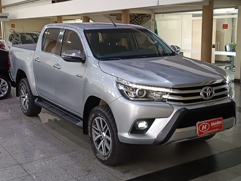 Toyota HILUX CAB.DUPLA SRX 2.8 2018 HÉLIO AUTOMÓVEIS LAJEADO / Carros no Vale