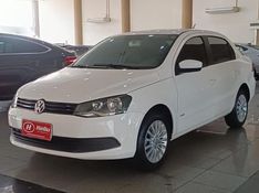 Volkswagen VOYAGE TREND 1.0 2014 HÉLIO AUTOMÓVEIS LAJEADO / Carros no Vale