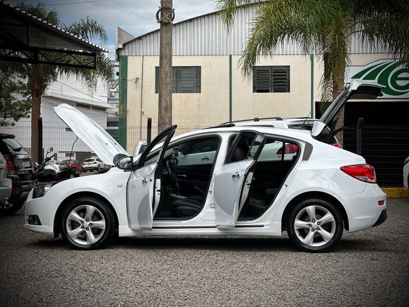 Chevrolet CRUZE SPORT LTZ 1.8 2013 NEUMANN VEÍCULOS ARROIO DO MEIO / Carros no Vale