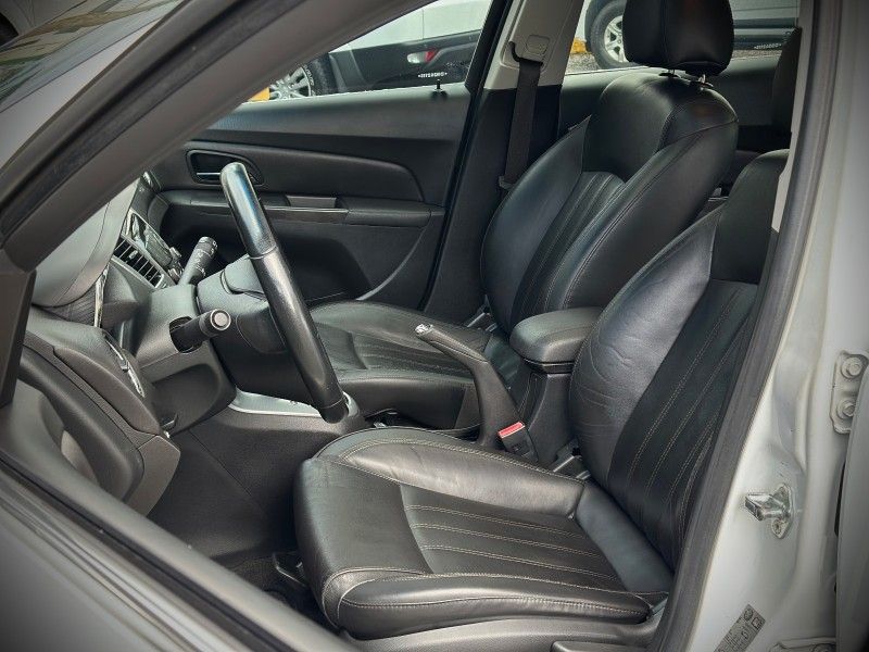Chevrolet CRUZE SPORT LTZ 1.8 2013 NEUMANN VEÍCULOS ARROIO DO MEIO / Carros no Vale