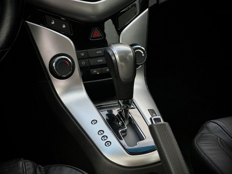 Chevrolet CRUZE SPORT LTZ 1.8 2013 NEUMANN VEÍCULOS ARROIO DO MEIO / Carros no Vale