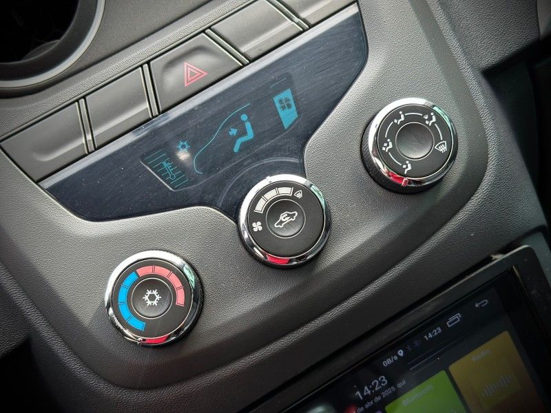 Chevrolet MONTANA LS 1.4 2015 NEUMANN VEÍCULOS ARROIO DO MEIO / Carros no Vale