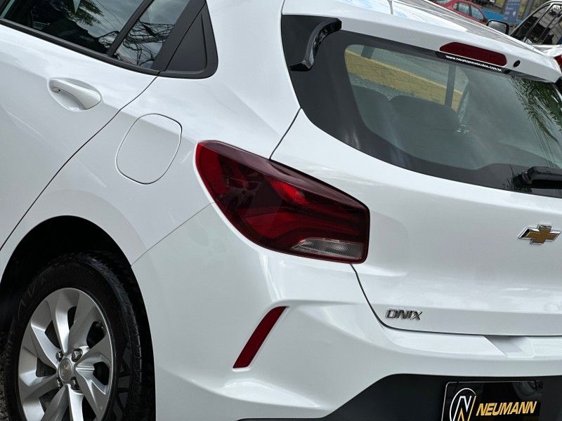 Chevrolet ONIX LT 1.0 TURBO 2022 NEUMANN VEÍCULOS ARROIO DO MEIO / Carros no Vale