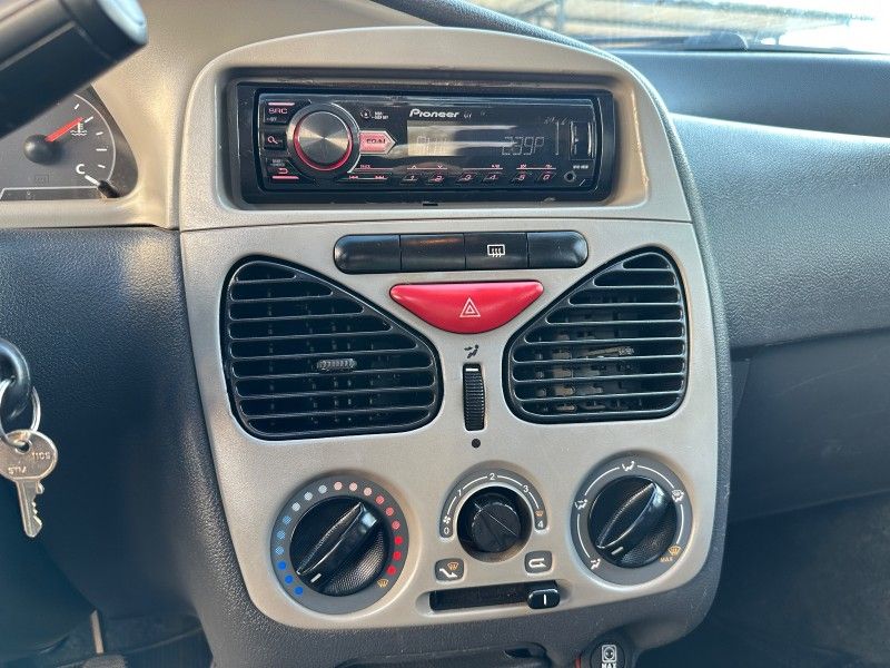 Fiat PALIO CELEBRATION 1.0 ECONOMY 2010 NEUMANN VEÍCULOS ARROIO DO MEIO / Carros no Vale