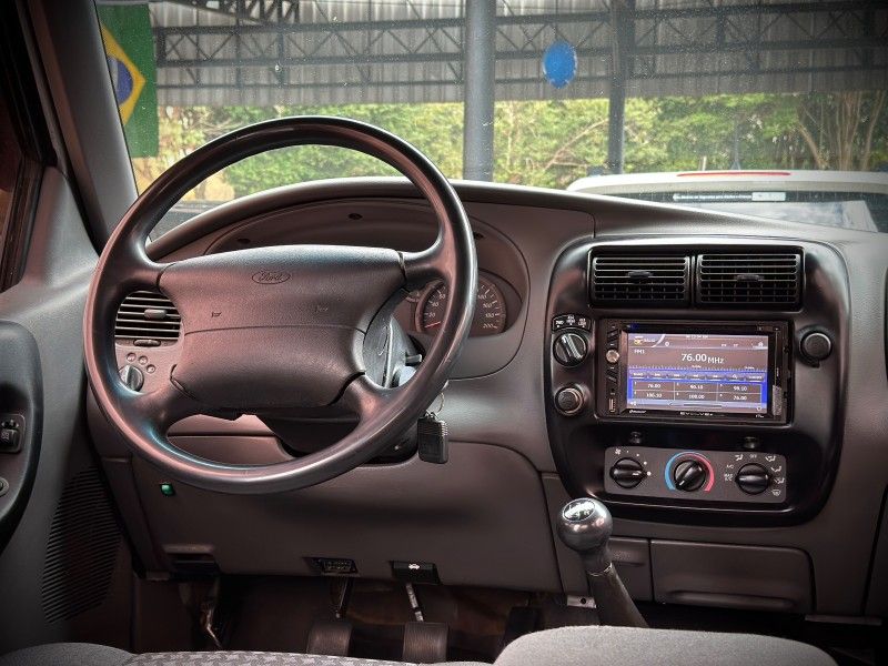 Ford RANGER XLS 3.0 TB-IC 2005 NEUMANN VEÍCULOS ARROIO DO MEIO / Carros no Vale