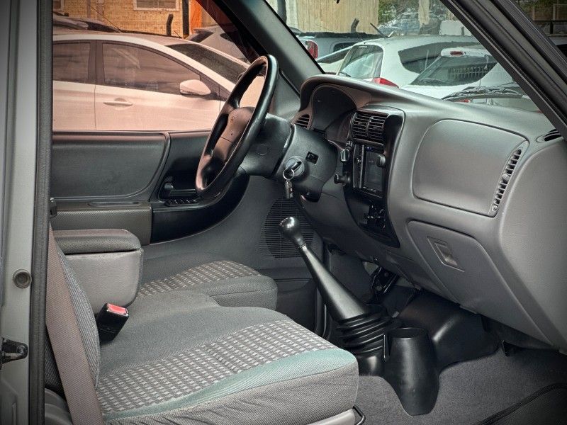 Ford RANGER XLS 3.0 TB-IC 2005 NEUMANN VEÍCULOS ARROIO DO MEIO / Carros no Vale