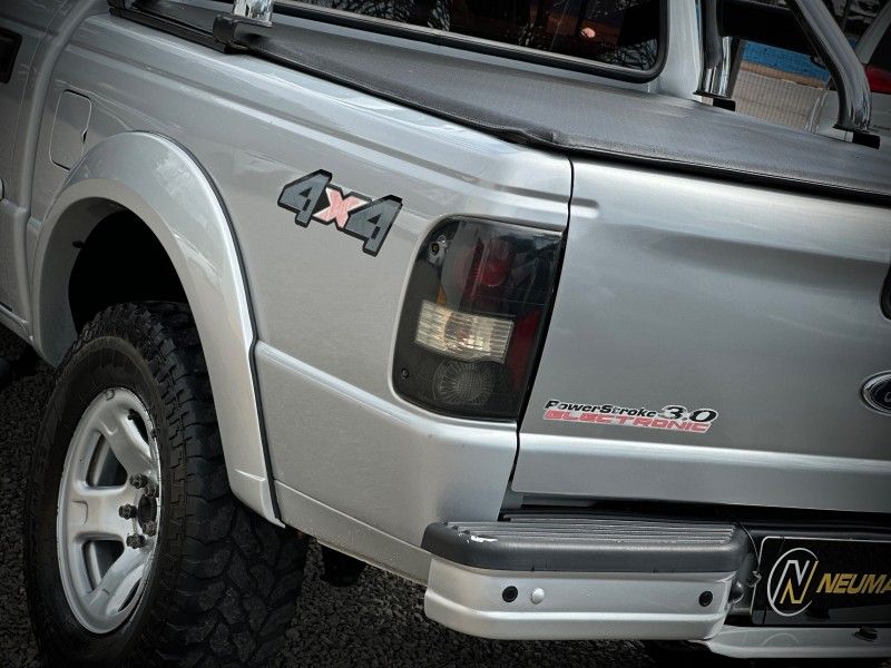 Ford RANGER XLS 3.0 TB-IC 2005 NEUMANN VEÍCULOS ARROIO DO MEIO / Carros no Vale