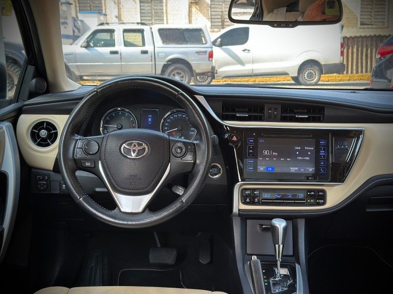 Toyota COROLLA ALTIS 2.0 2018 NEUMANN VEÍCULOS ARROIO DO MEIO / Carros no Vale