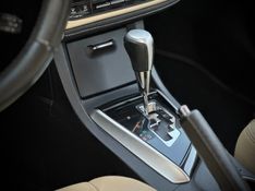 Toyota COROLLA ALTIS 2.0 2018 NEUMANN VEÍCULOS ARROIO DO MEIO / Carros no Vale