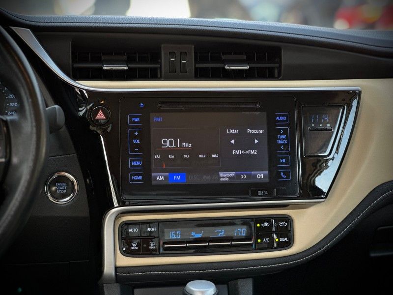 Toyota COROLLA ALTIS 2.0 2018 NEUMANN VEÍCULOS ARROIO DO MEIO / Carros no Vale