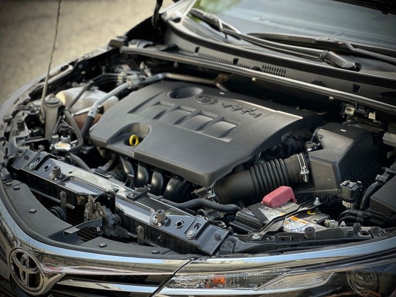 Toyota COROLLA ALTIS 2.0 2018 NEUMANN VEÍCULOS ARROIO DO MEIO / Carros no Vale