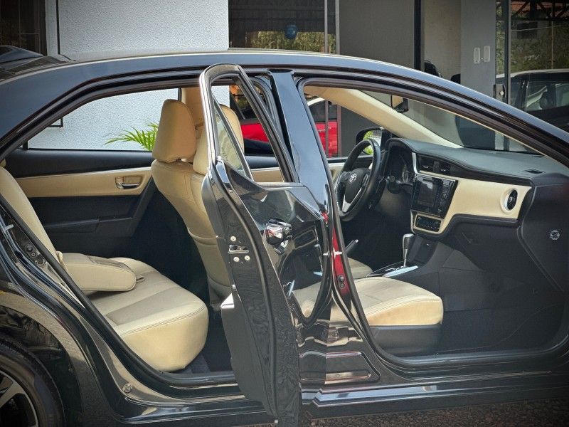 Toyota COROLLA ALTIS 2.0 2018 NEUMANN VEÍCULOS ARROIO DO MEIO / Carros no Vale