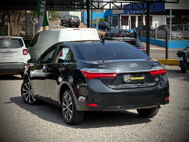 Toyota COROLLA ALTIS 2.0 2018 NEUMANN VEÍCULOS ARROIO DO MEIO / Carros no Vale